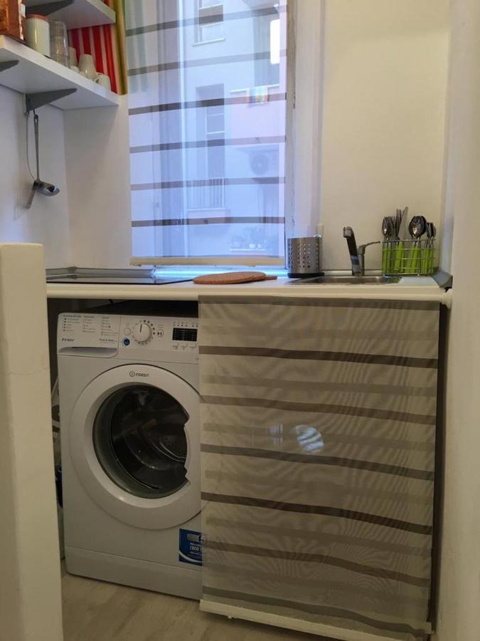 Milan Nice Flat In Red Metro Ngoại thất bức ảnh