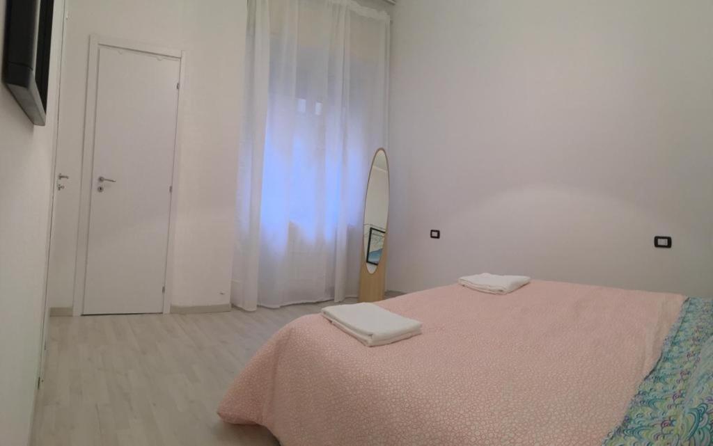 Milan Nice Flat In Red Metro Ngoại thất bức ảnh